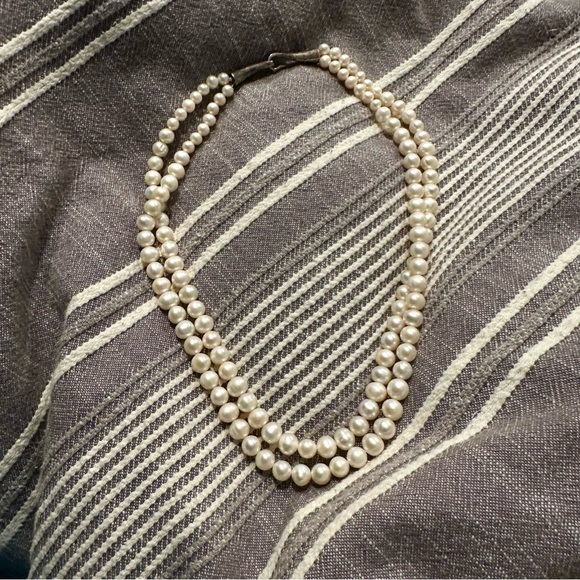 Jewelry - SOLD 🚫 Vintage Freshwater Double Strand Pearl Necklace